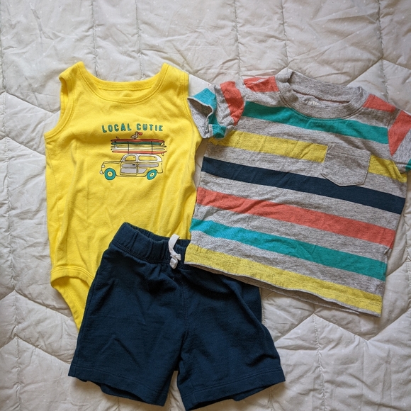 Carter's 3 piece shorts set 18 months - Picture 1 of 2